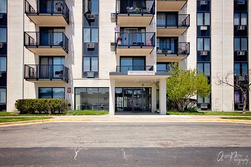 9074 W Terrace Unit 5M, Niles, IL 60714