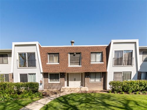 2711 Hobson Unit 4, Woodridge, IL 60517