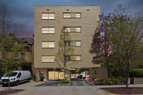 530 W Barry Unit 5H, Chicago, IL 60657