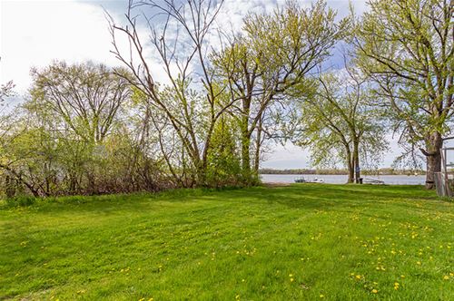 28406 W Park, Wauconda, IL 60084