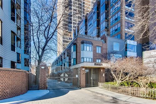 1740 N Clark Unit 1725, Chicago, IL 60614