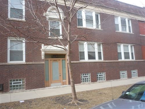 3943 W Barry Unit 1, Chicago, IL 60618