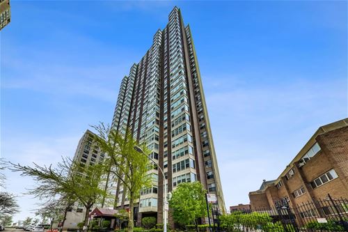 525 W Hawthorne Unit 804, Chicago, IL 60657