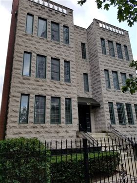 825 W Eastwood Unit 2E, Chicago, IL 60640