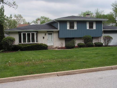 6401 Saratoga, Downers Grove, IL 60516