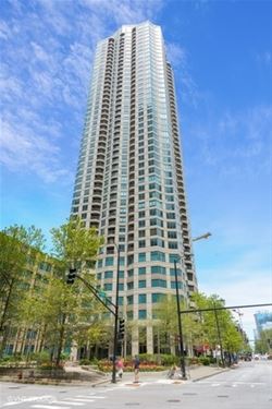 400 N LaSalle Unit 4401, Chicago, IL 60654