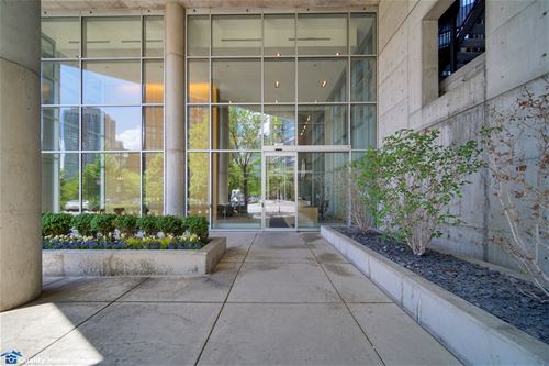 510 W Erie Unit 1508, Chicago, IL 60654