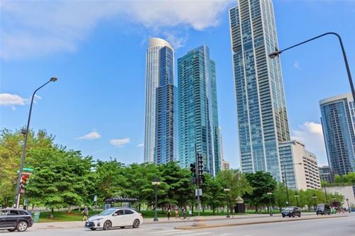 1211 S Prairie Unit 4201, Chicago, IL 60605