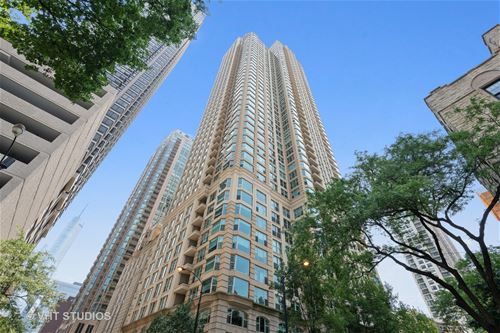 25 E Superior Unit 1002, Chicago, IL 60611