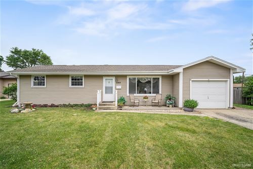 549 Cherokee, Carol Stream, IL 60188