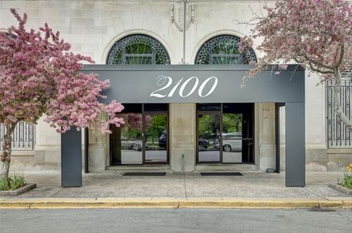 2100 N Lincoln Park West Unit 7AN, Chicago, IL 60614