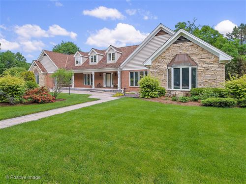 386 W Arboretum, Wheaton, IL 60189