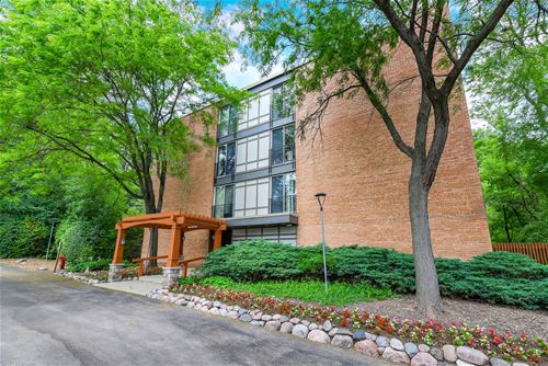 5830 Oakwood Unit 4H, Lisle, IL 60532