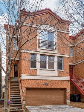 27 W 15th, Chicago, IL 60605