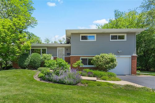 1019 Castlewood, Deerfield, IL 60015