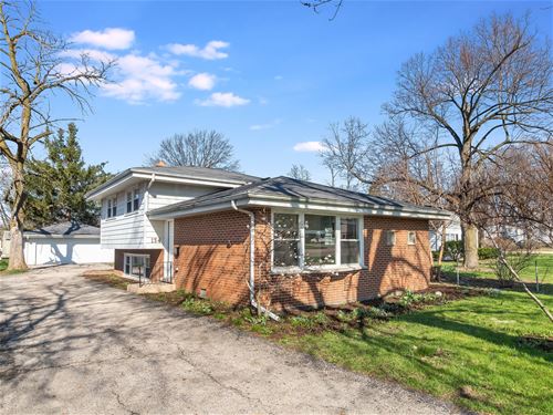 134 N Neltnor, West Chicago, IL 60185