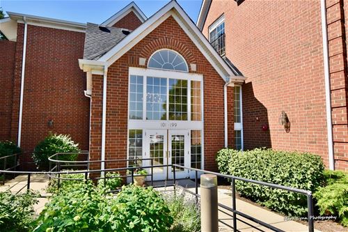 179 Hunt Club Unit 179, St. Charles, IL 60174