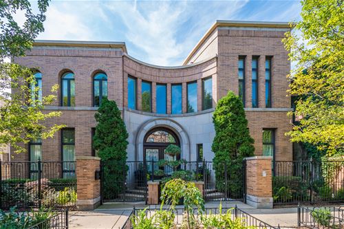 1764 N Hoyne, Chicago, IL 60647