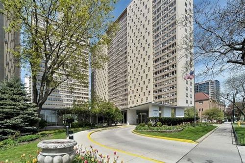 3950 N Lake Shore Unit 1427E, Chicago, IL 60613