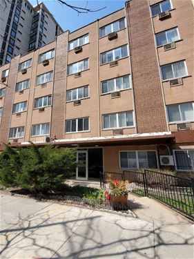 5746 N Sheridan Unit 209, Chicago, IL 60660