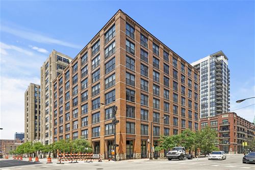 728 W Jackson Unit 403, Chicago, IL 60661