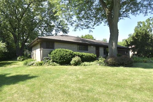 521 W Edgewood, Lombard, IL 60148