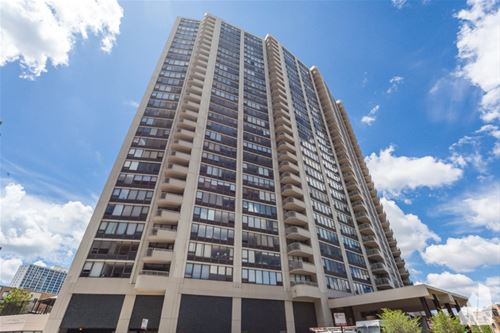 3930 N Pine Grove Unit 901, Chicago, IL 60613