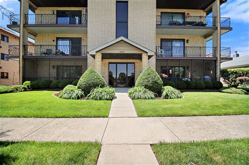 16800 82nd Unit 2S, Tinley Park, IL 60477