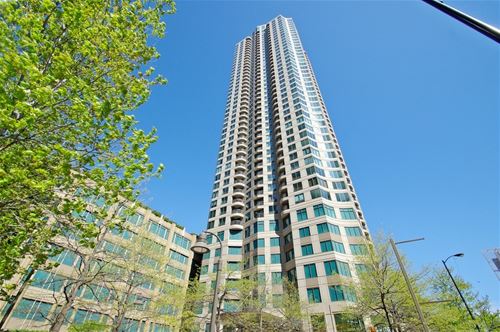 400 N LaSalle Unit 3804, Chicago, IL 60610