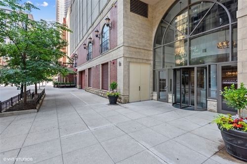 630 N State Unit 1607, Chicago, IL 60654