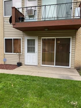 605 N Wolf Unit 4B, Hillside, IL 60162