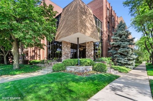 5200 N Oakton Unit 305, Skokie, IL 60077