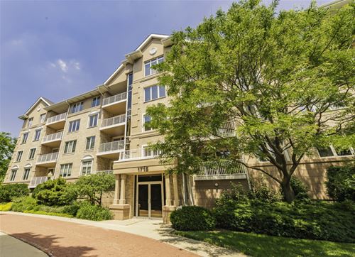 1715 Pavilion Unit 301, Park Ridge, IL 60068