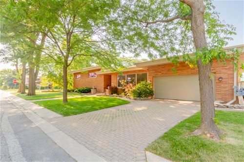 3636 W Arthur, Lincolnwood, IL 60712