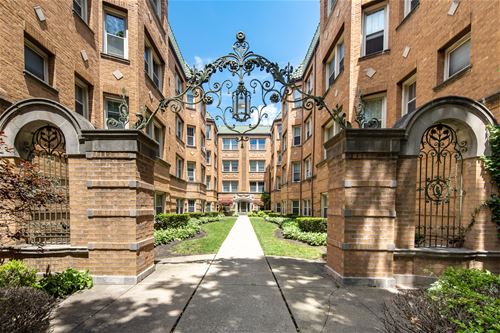 844 Washington Unit 2, Oak Park, IL 60302