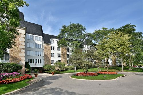 150 Lake Unit 130, Buffalo Grove, IL 60089