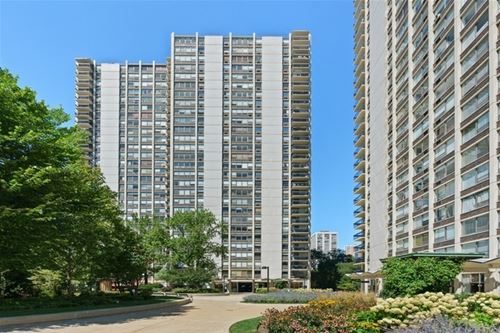 1360 N Sandburg Unit 2510, Chicago, IL 60610