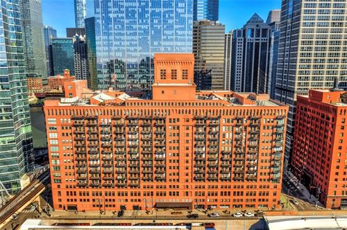 165 N Canal Unit 828, Chicago, IL 60606