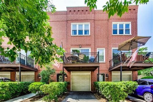 1833 W Oakdale Unit B, Chicago, IL 60657