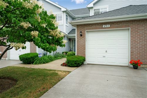 251 Camel Bend Unit 251, Schaumburg, IL 60194