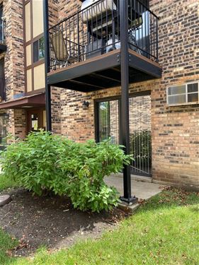 210 Klein Creek Unit 2B, Carol Stream, IL 60188