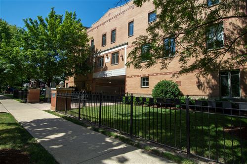 641 S Maple Unit H, Oak Park, IL 60304