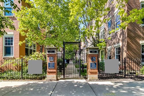 220 W Scott Unit E, Chicago, IL 60610