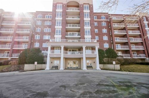 7061 W Touhy Unit 406, Niles, IL 60714