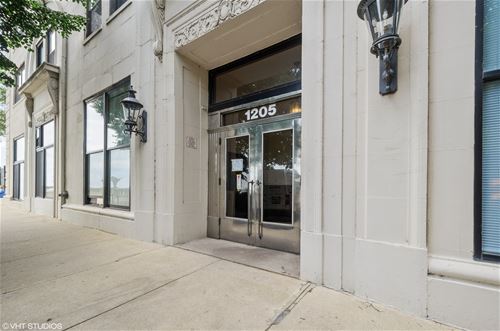 1205 W Sherwin Unit 201, Chicago, IL 60626