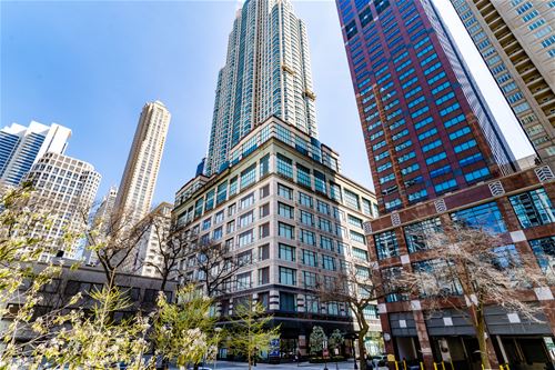 100 E Huron Unit 3002, Chicago, IL 60611