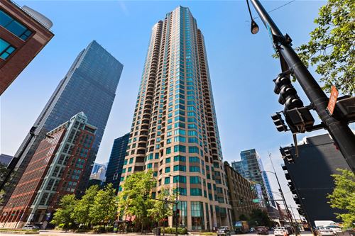 400 N LaSalle Unit 1112, Chicago, IL 60654