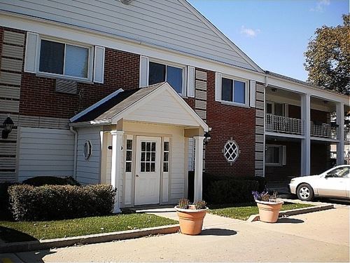 1719 Grove Unit 11, Glenview, IL 60025