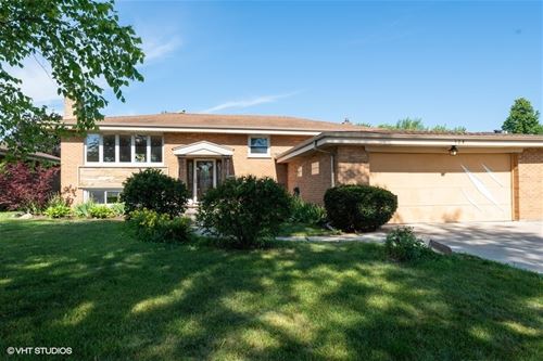 574 N Plamondon, Addison, IL 60101