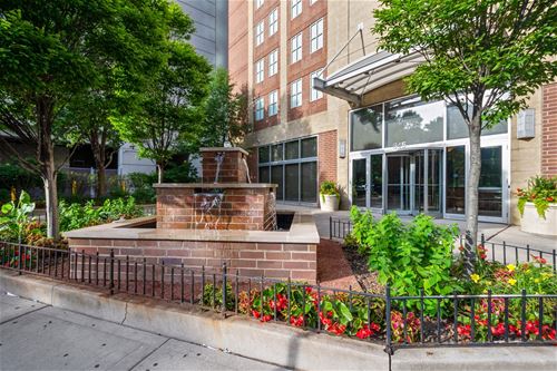 645 N Kingsbury Unit 2201, Chicago, IL 60654